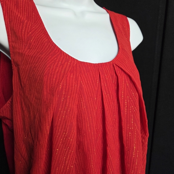 New York & Company Rich Red Top Gold Flecks Large - Picture 1 of 9